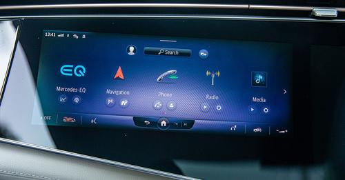Mercedes Benz EQS 580 4MATIC center console