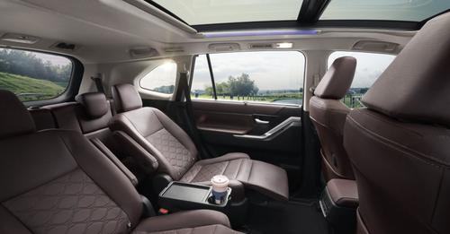 Toyota Innova Hycross Ottoman Seats