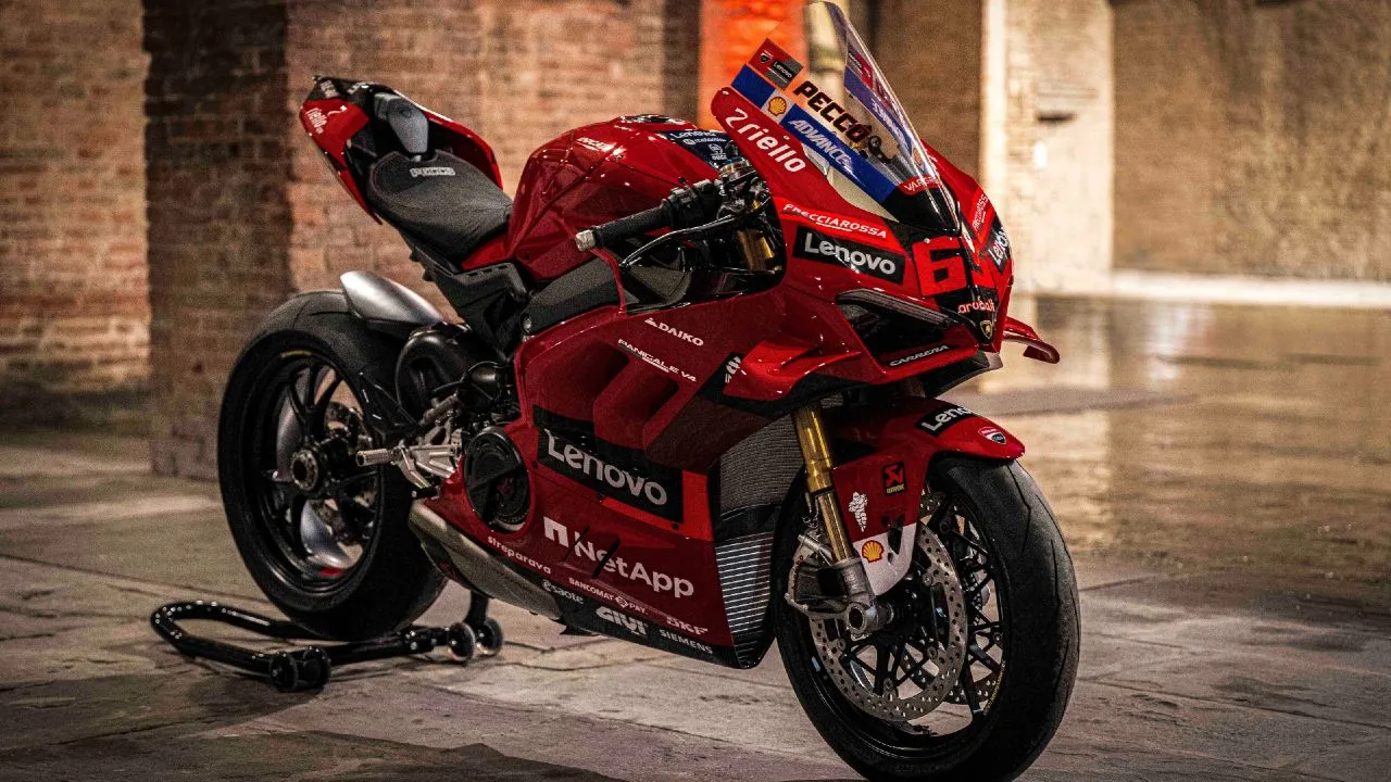 PanigaleV4 2022 WorldChampion Replica 02