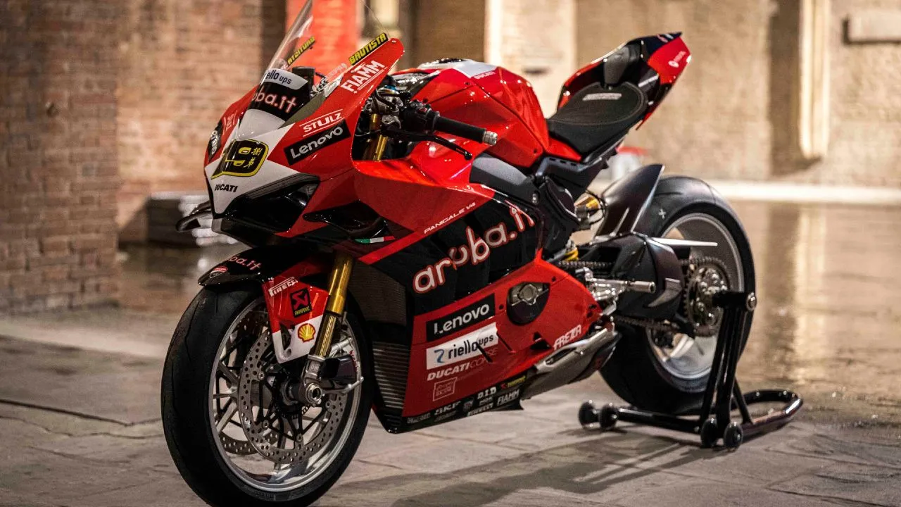 PanigaleV4 2022 WorldChampion Replica 03 New 1 
