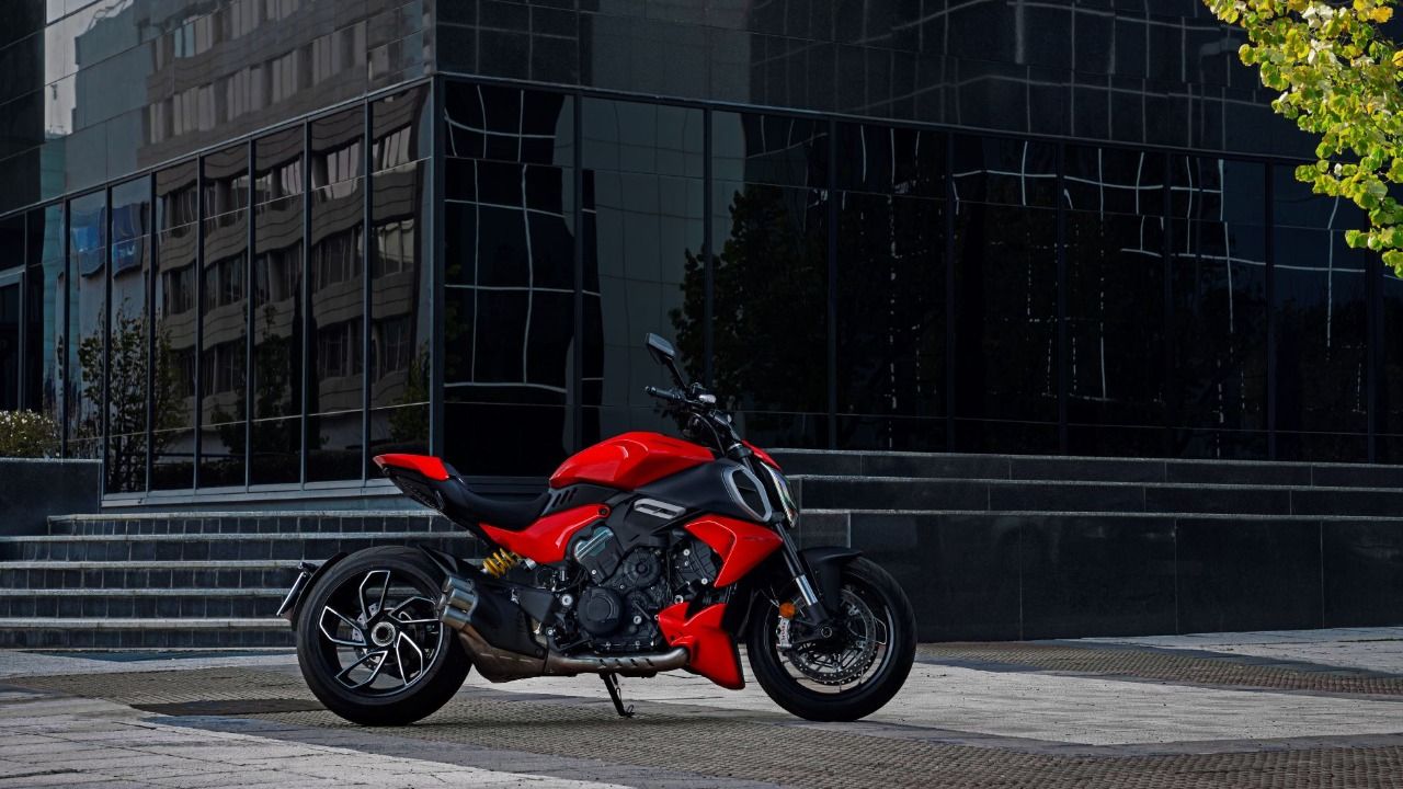 Ducati 2023 Diavel V4 