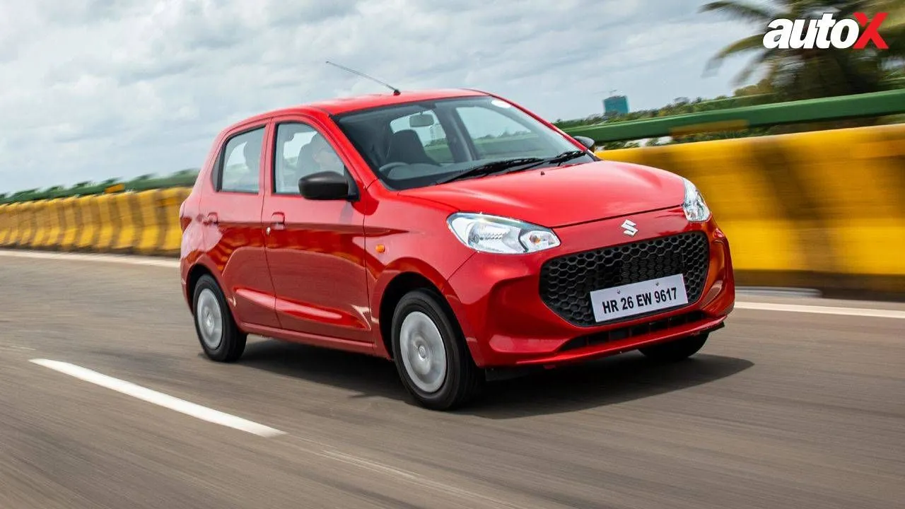 Maruti Suzuki Alto K10 Right Side and Front View Maruti Suzuki Alto K10 Right Side and Front View