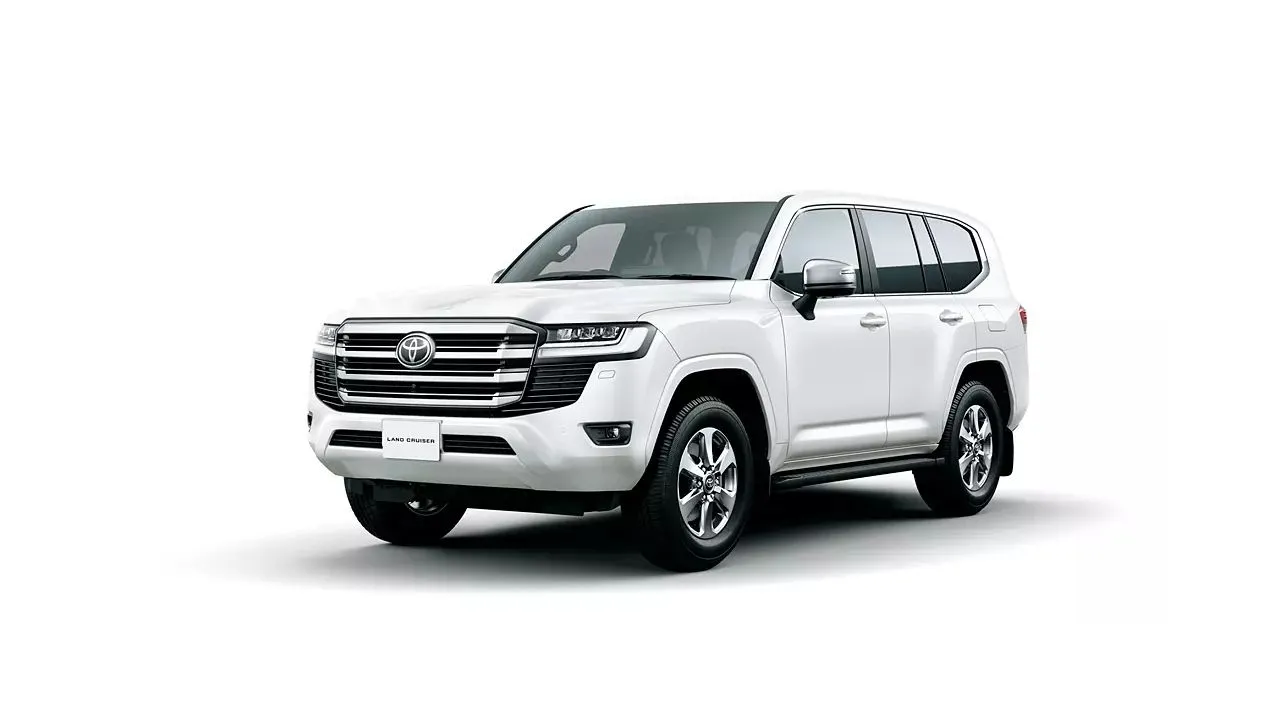 Toyota Land Cruiser Left Front Three Quarter 