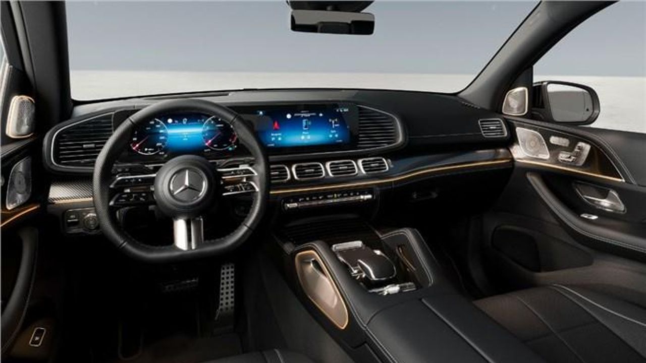 Mercedes GLS 2023 Interior