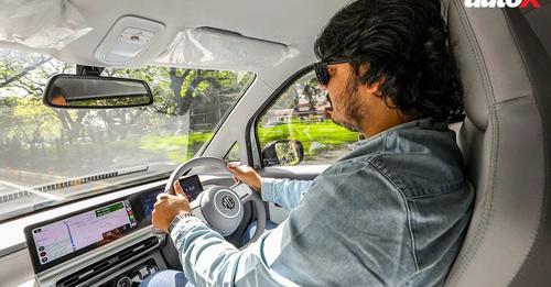 MG Comet Front Row Seats