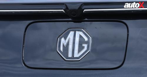 MG Comet Rear Logo1 1 