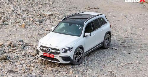 Merc GLB Front Three Quarter Top View