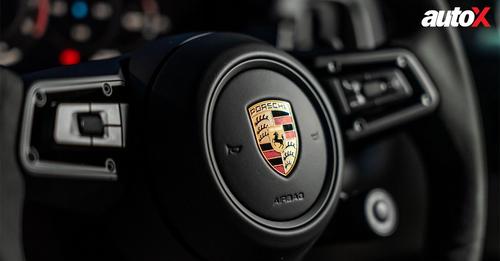 2023 Porsche Cayenne steering logo 2