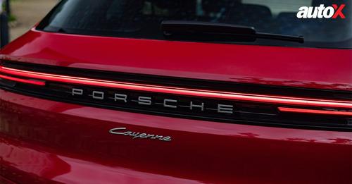 2023 Porsche Cayenne tail lamps