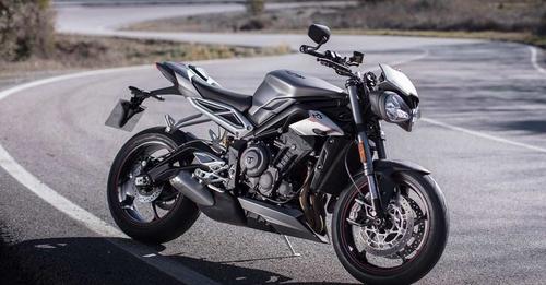 Triumph Street Triple RS Right Front Three Quarter