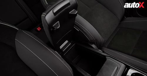 Volvo C40 Recharge Armrest1