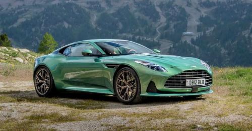 Aston Martin DB12 2 