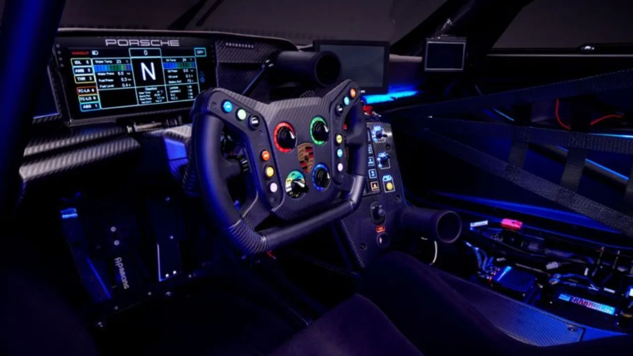 Porsche 911 GT3 R Rennsport Interior