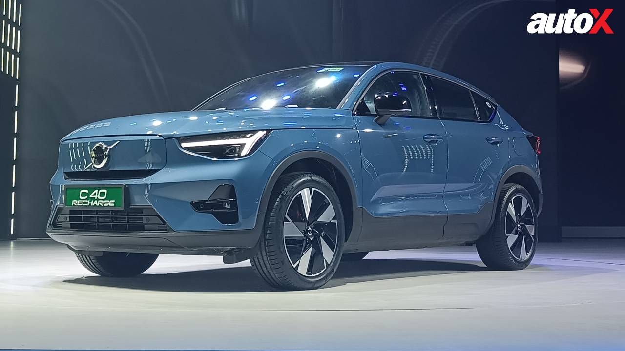 Volvo C40 Recharge Front Logo