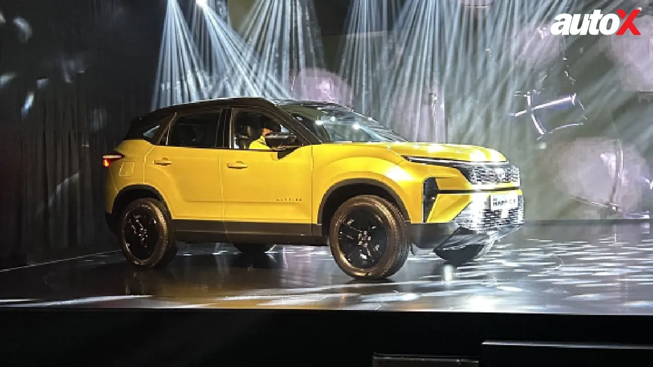 2023 Tata Harrier Logo Front