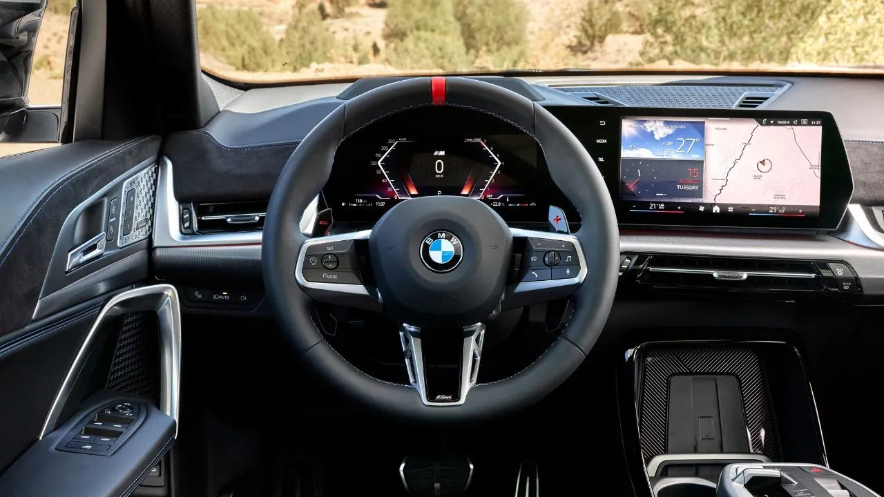 2024 BMW X2 INTERIOR