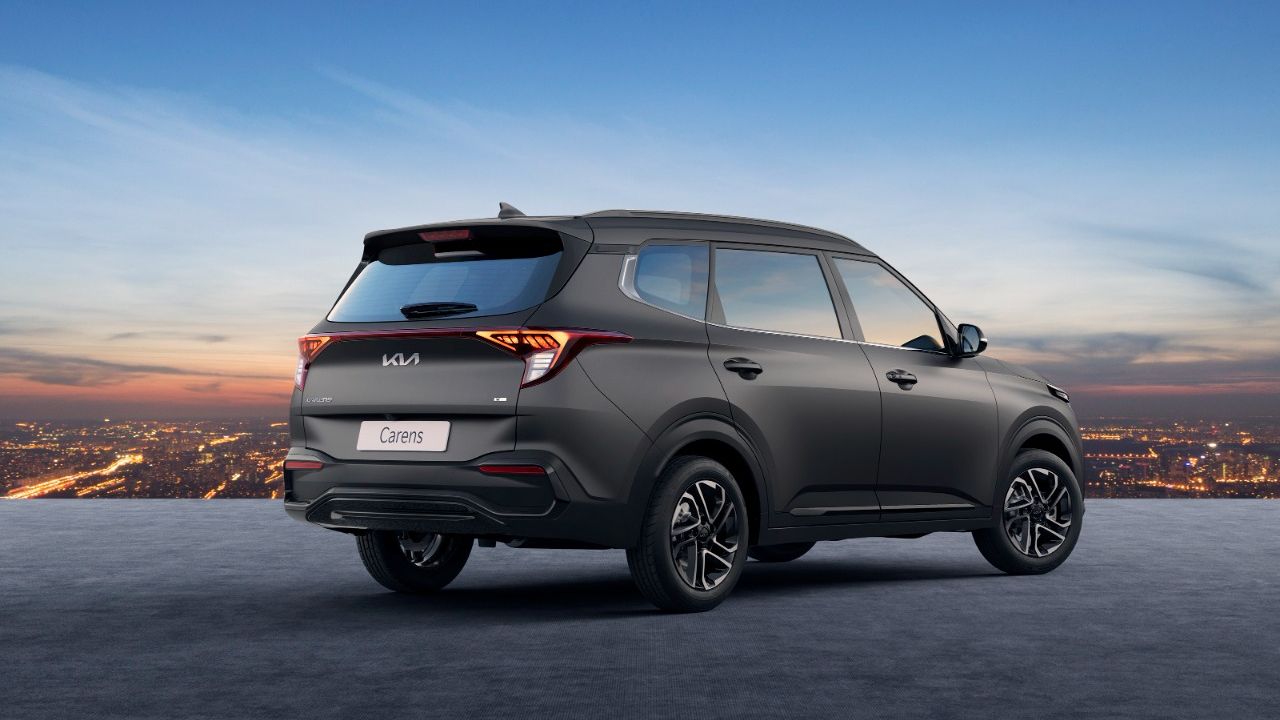 Kia Carens X Line Rear