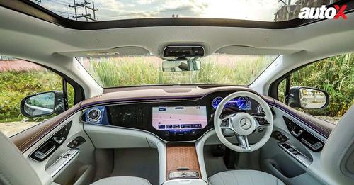 Mercedes Benz EQE 500 Full Cockpit View