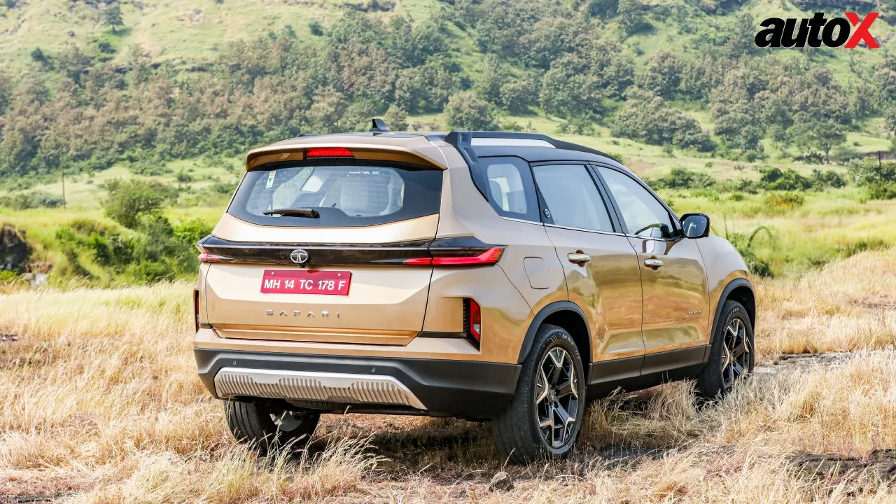 Tata Safari Rear1