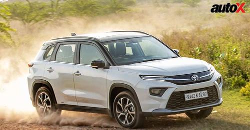 Toyota Hyryder Front Right Quarter 1
