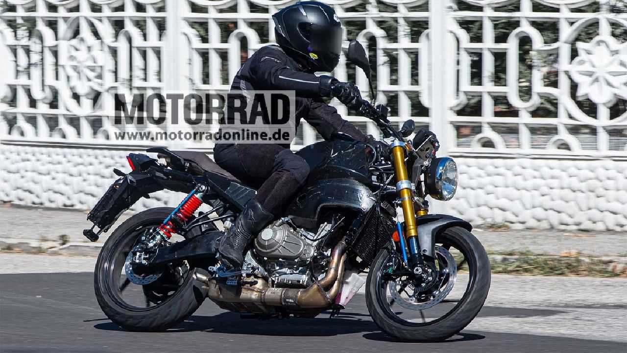 Aprilia Tuono 457 Spotted