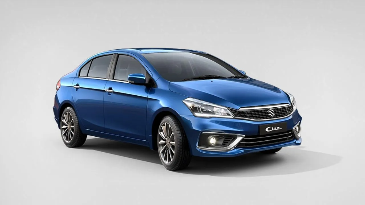 Maruti Suzuki Ciaz Right Side and Front View Maruti Suzuki Ciaz Right Side and Front View