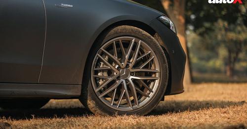 Mercedes Benz AMG C 43 Wheel