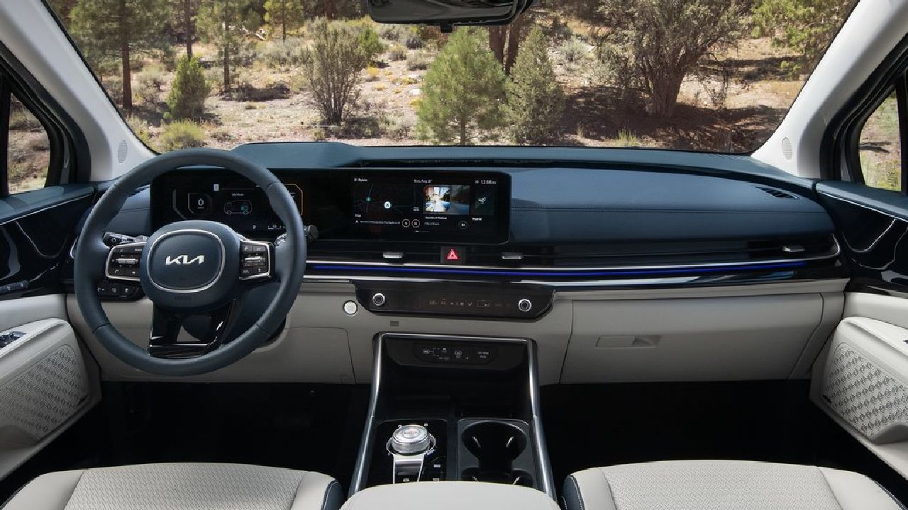 2025 Kia Carnival Interior