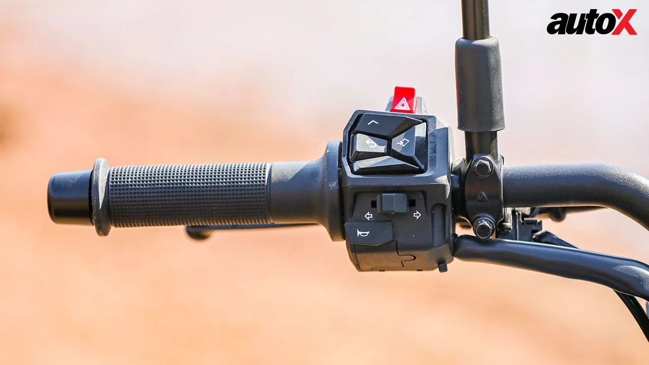 Husqvarna Svartpilen 401 Left Side Handelbar Grip