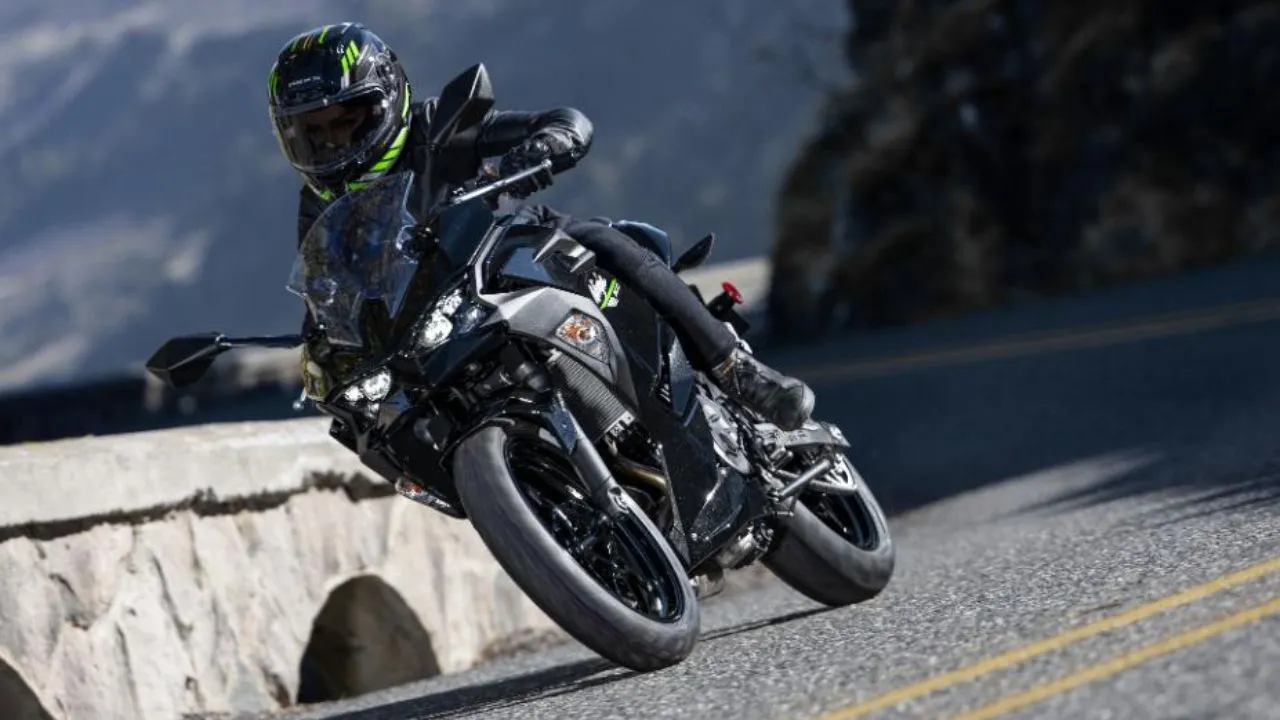 Kawasaki Ninja 500 Front 2 1 