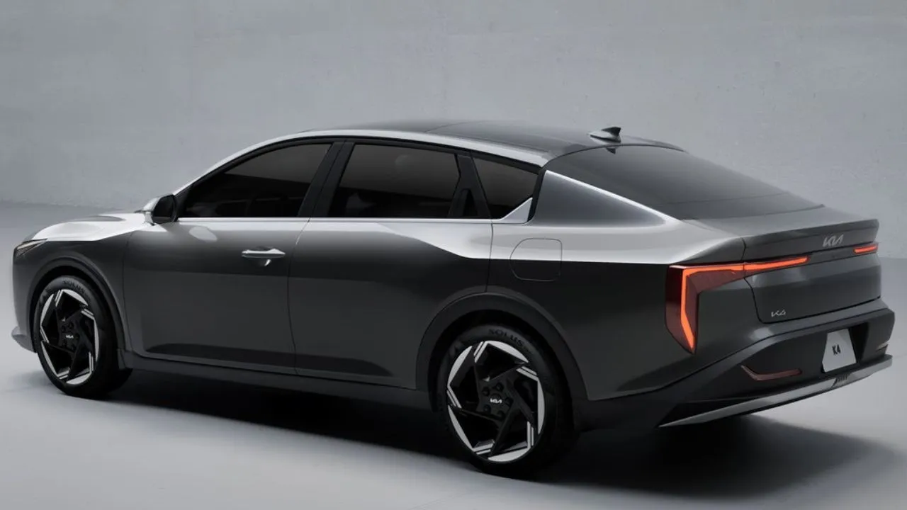 Kia K4 Rear