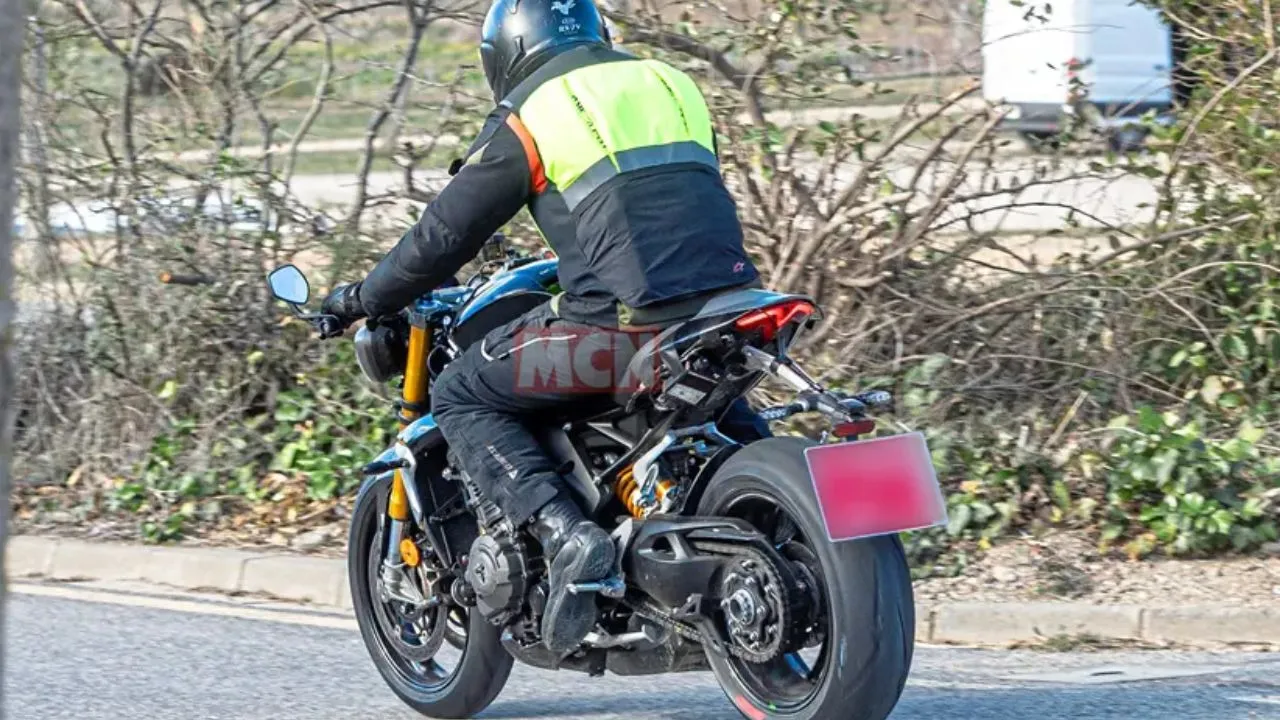 New Triumph Speed Triple 1200 RS Spy 4