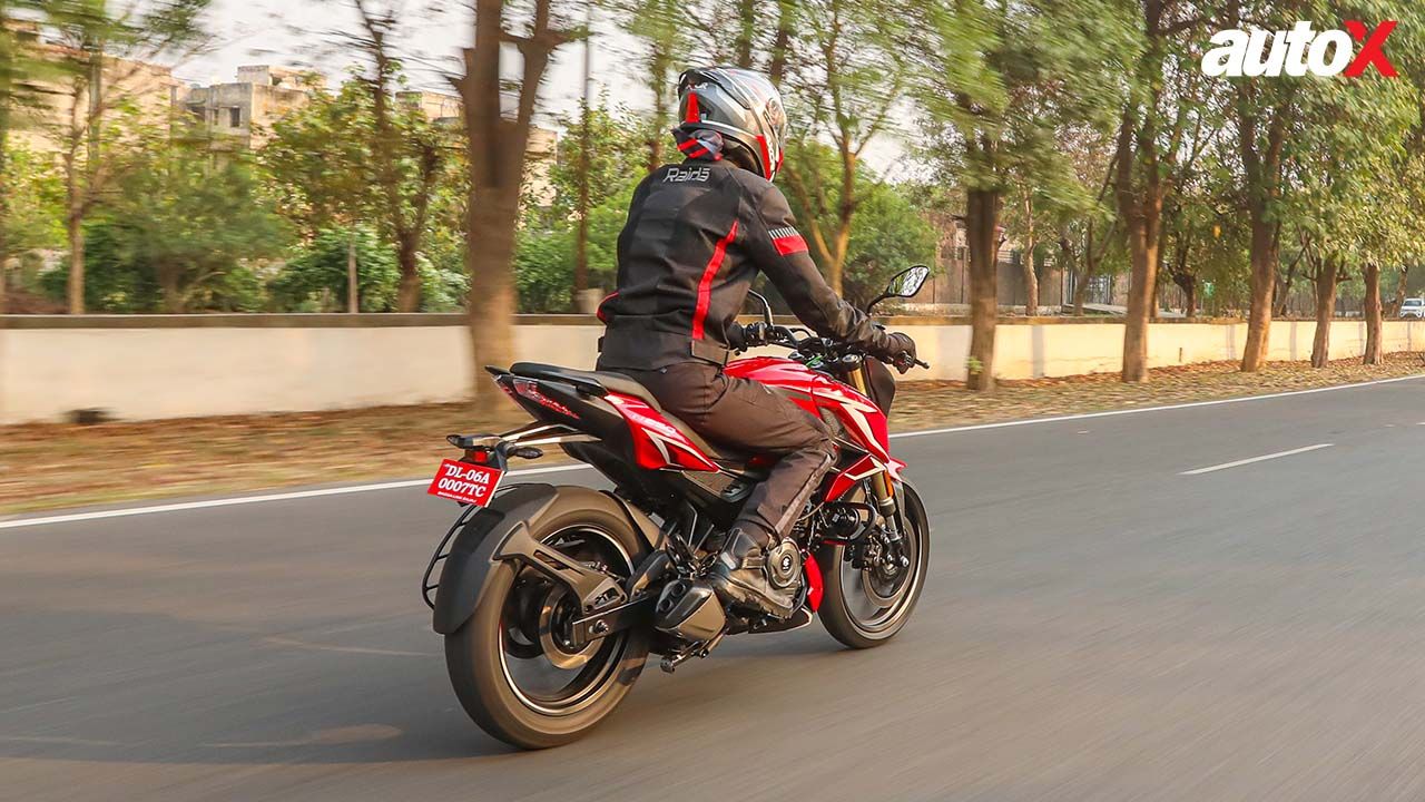 Bajaj Pulsar N250 Motion View