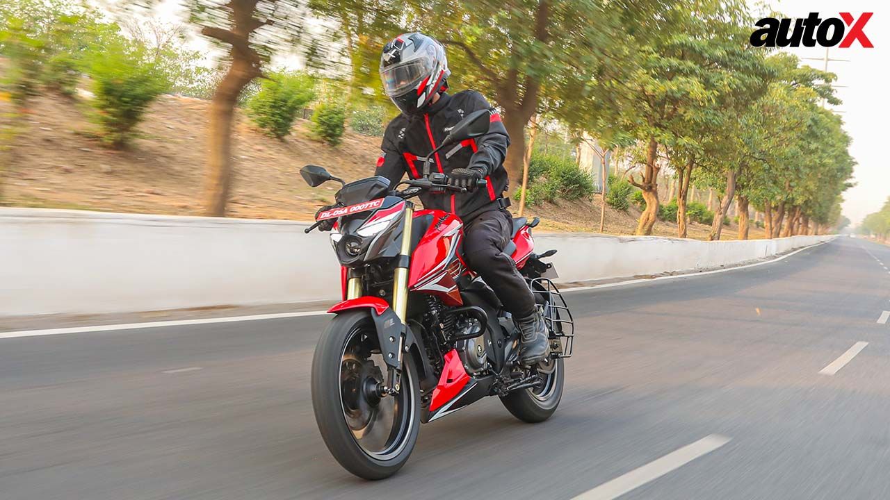 Bajaj Pulsar N250 Motion View