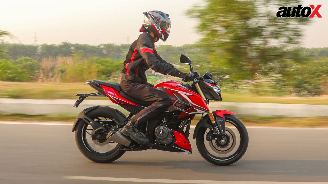 Bajaj Pulsar N250 Side View