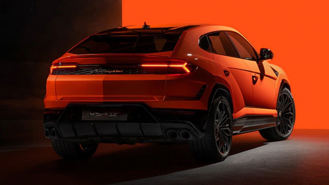 Lamborghini Urus SE Rear