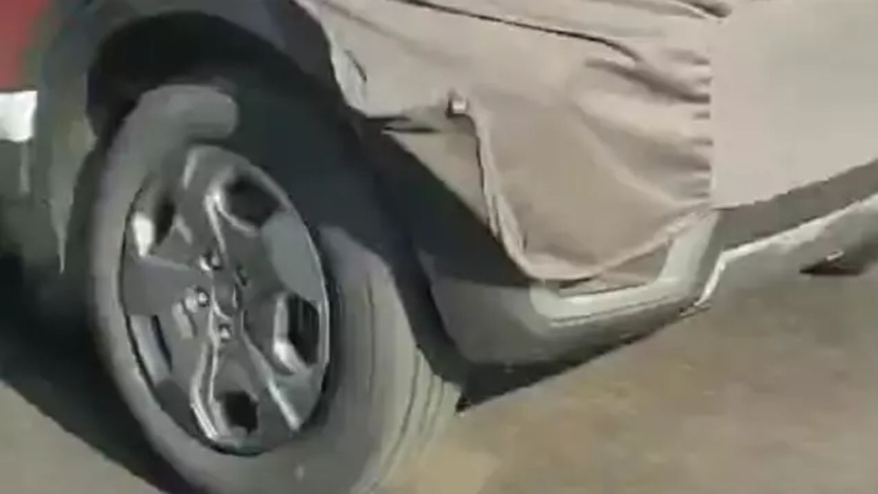 Mahindra XUV 3X0 Spy Photo