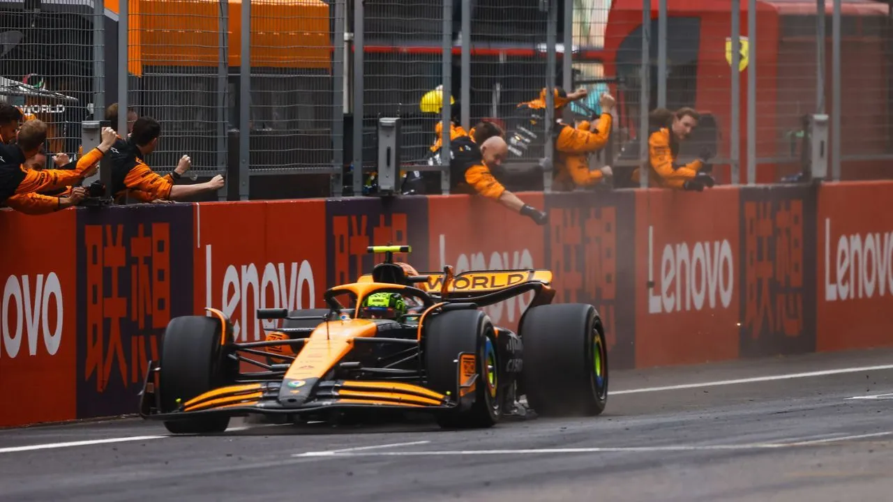 F1 McLaren MCl38 