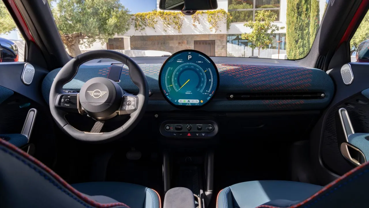 Mini Aceman Interior