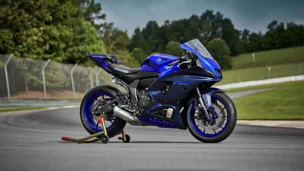 Yamaha R7