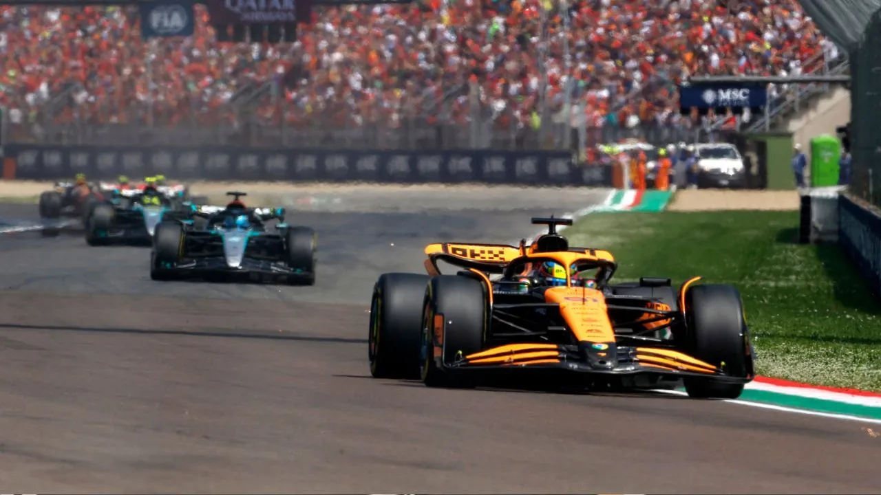 F1 McLaren MCL38 