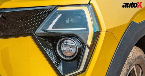 Mahindra XUV 3XO Headlight