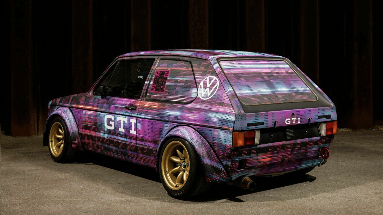 Volkswagen Golf GTI Clubsport Rear and Side View