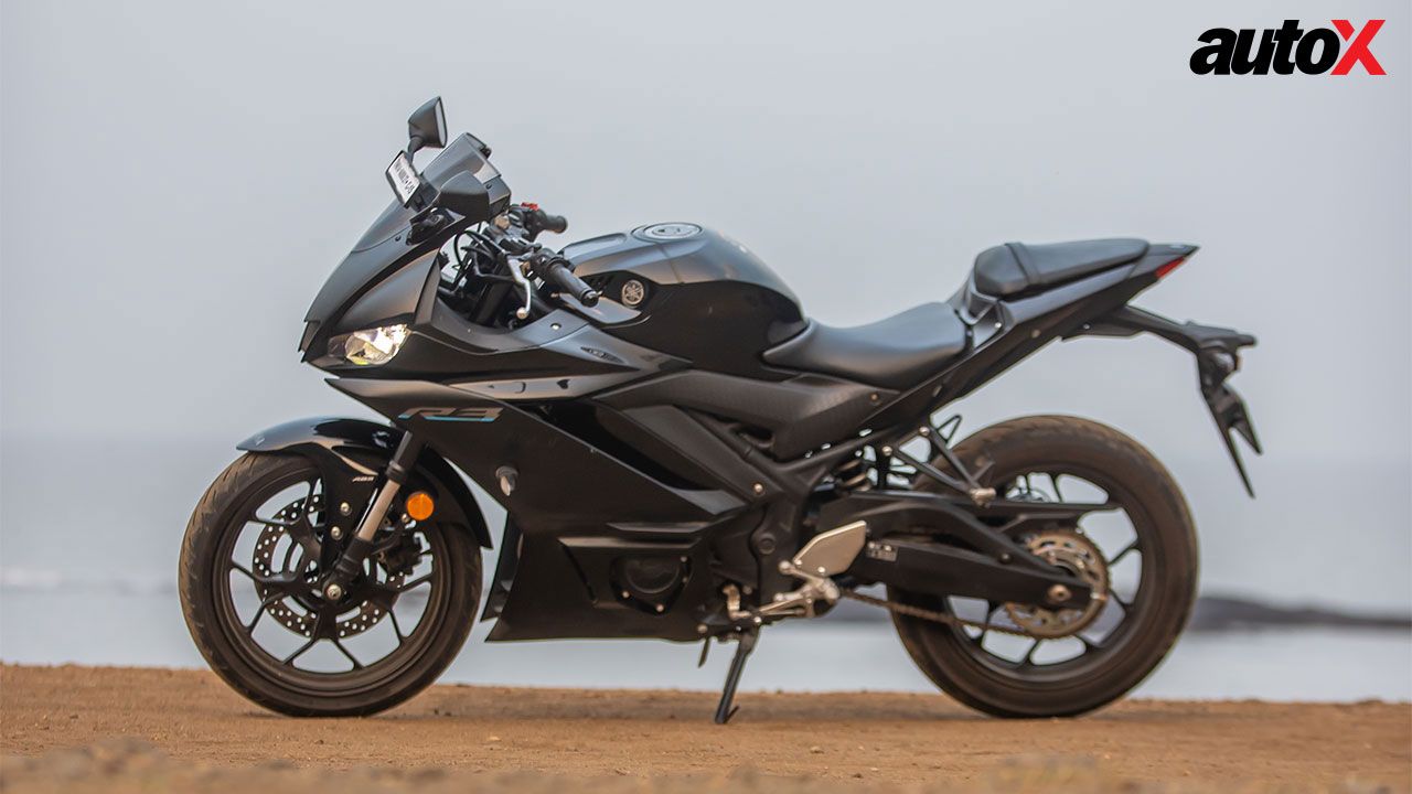 Yamaha YZF R3 Side View