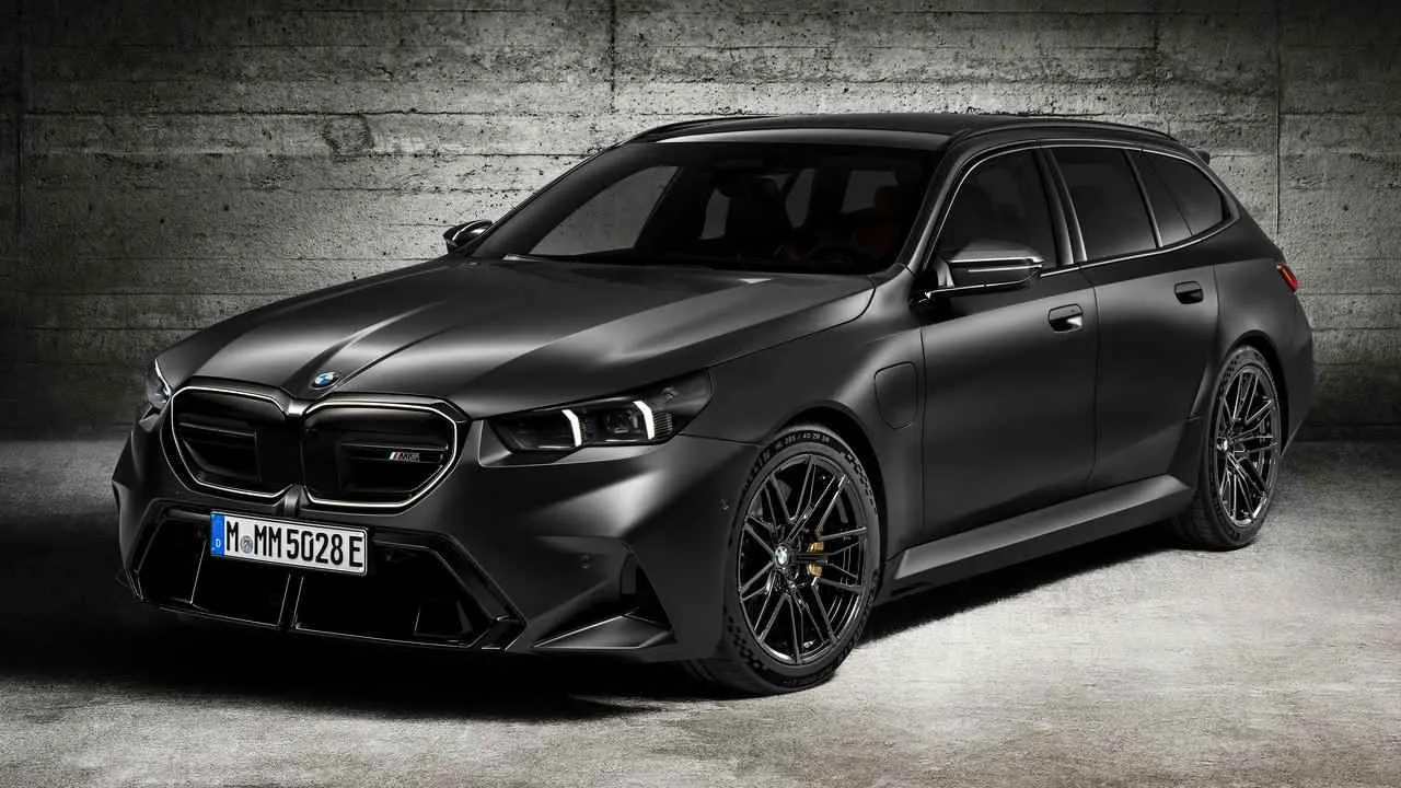 BMW M5 Touring Front and Side View BMW M5 Touring Front and Side View