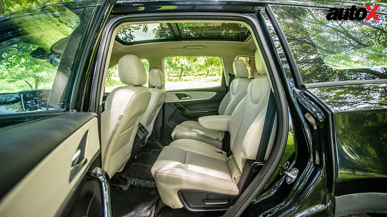 Mahindra XUV700 Rear Seat Space