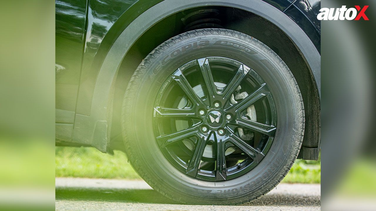 Mahindra XUV700 Alloy Wheel