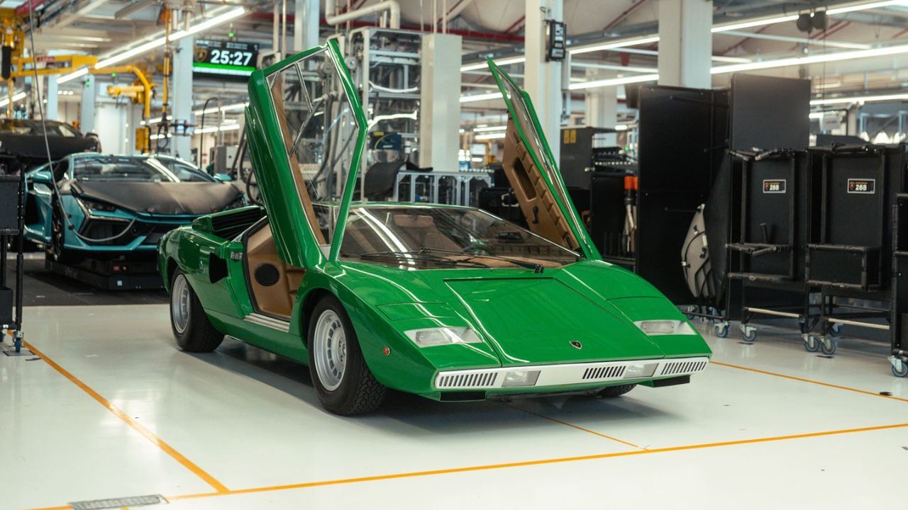 Lamborghini Countach 