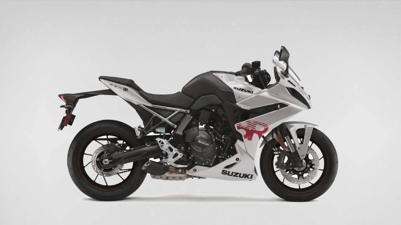 Suzuki GSX 8R Side View