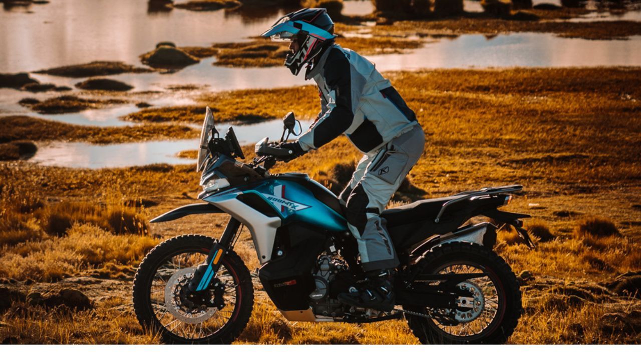 CFMOTO 800MT X Side